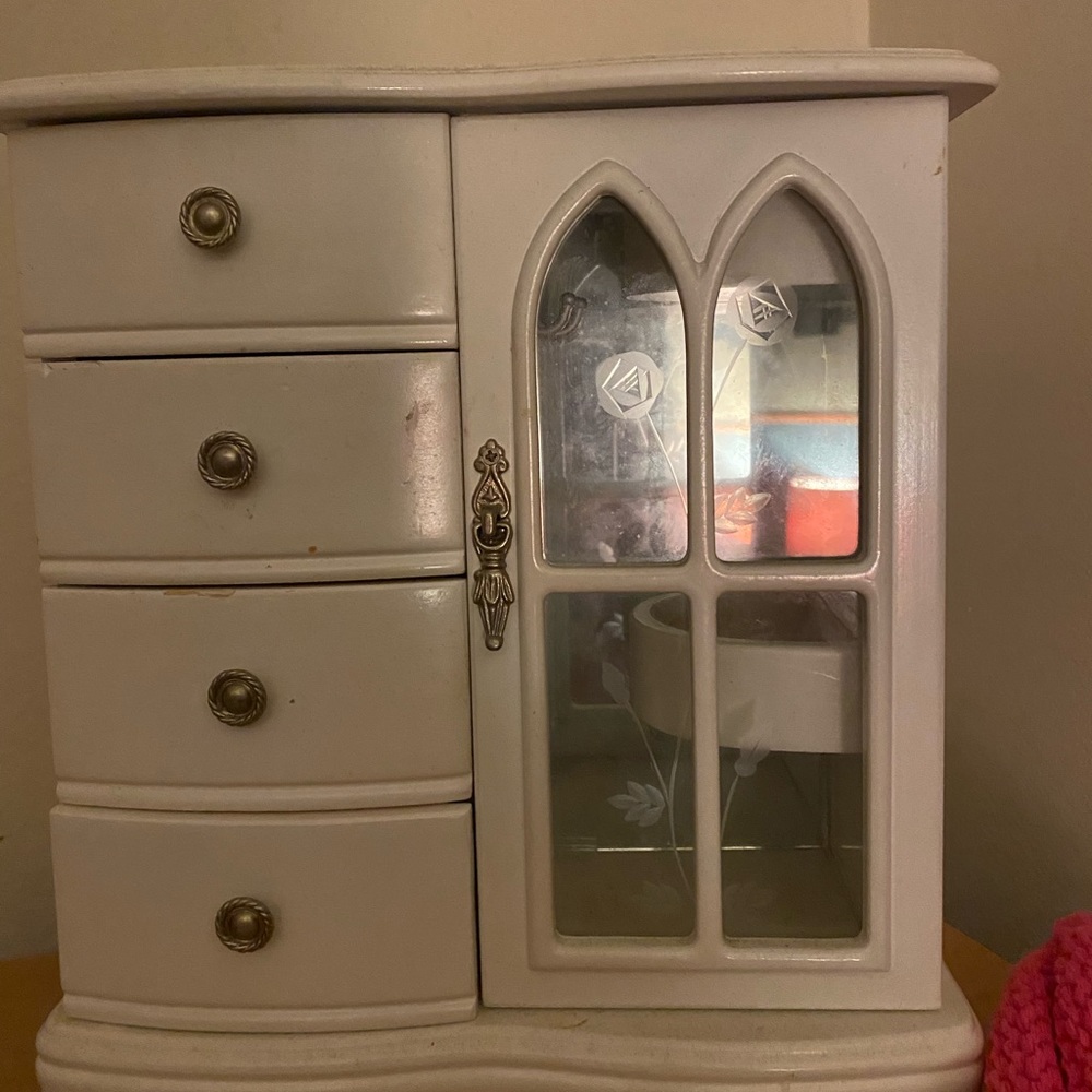 Used white jewelry box